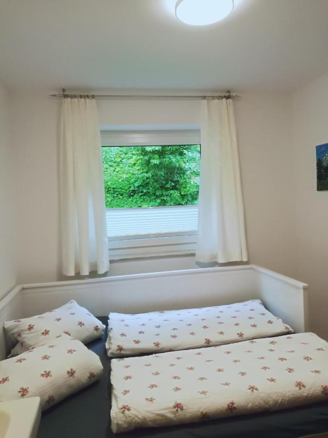 Gemuetliche Wohnung 10 Minuten Vom See Entfernt 젤암제 외부 사진